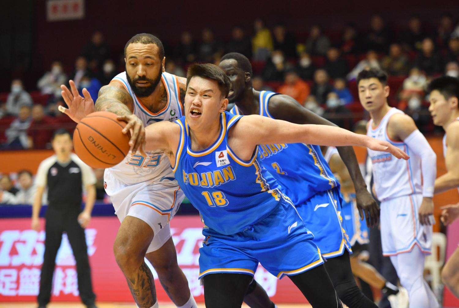 福建队连续失球，需调整进攻节奏