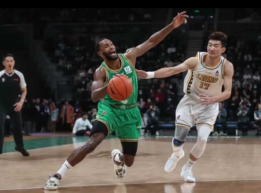 关于雄鸟队成功逆转，晋级季后赛次轮的信息