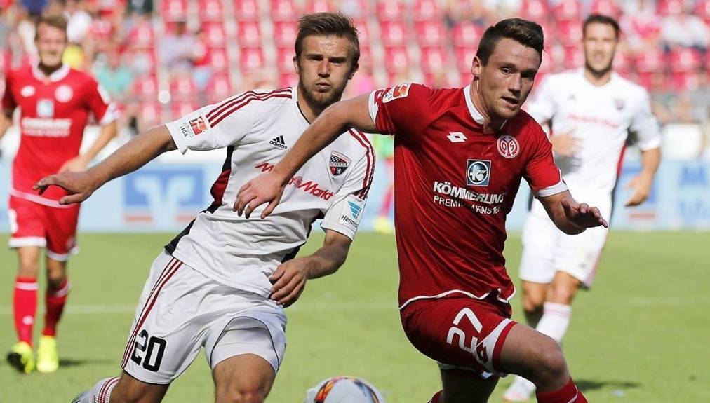 关于沃尔夫斯堡客场大胜，升至德甲前六位置的信息