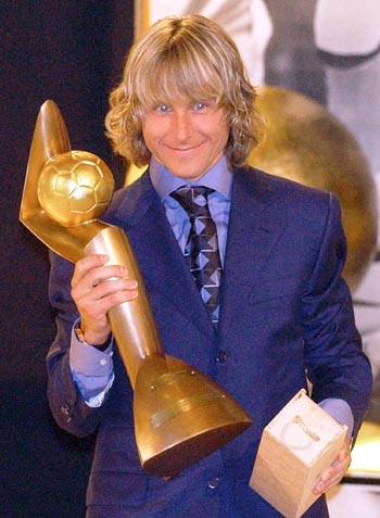 关于捷克田径选手勇夺冠军，笑逐颜开的信息