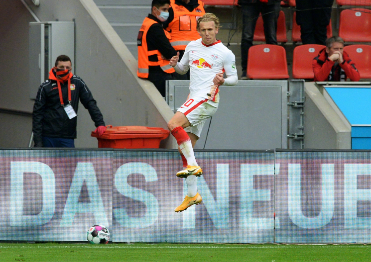 关于莱比锡今日表现抢眼，海港整场无解，教练赛后亲自拥抱的信息