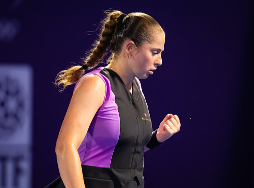  阿扎伦卡迎来三赛季高光表现，雄鹿球迷沸腾！