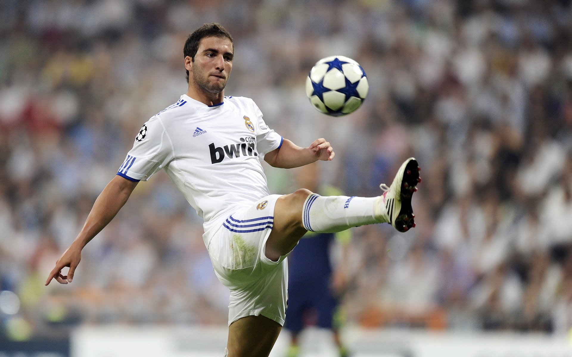 布鲁诺·费尔南德斯手感滚烫，带领曼联鏖战波尔图，赛后一句话霸气侧漏